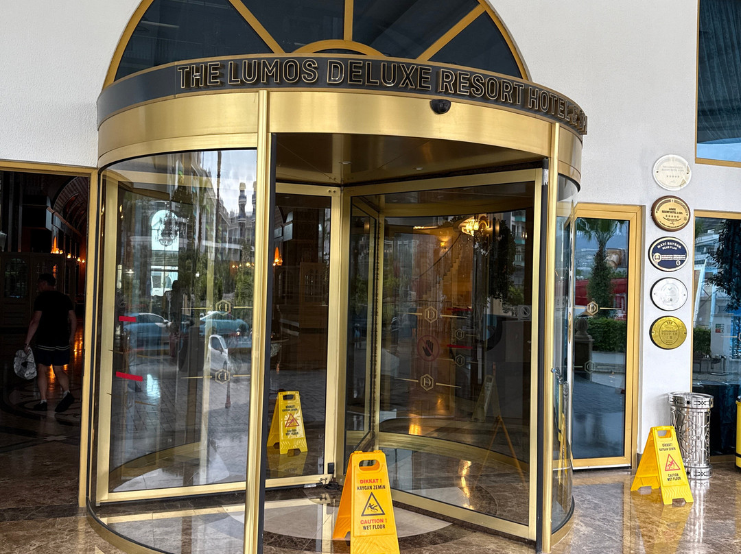 卢莫斯豪华度假酒店及Spa中心主图