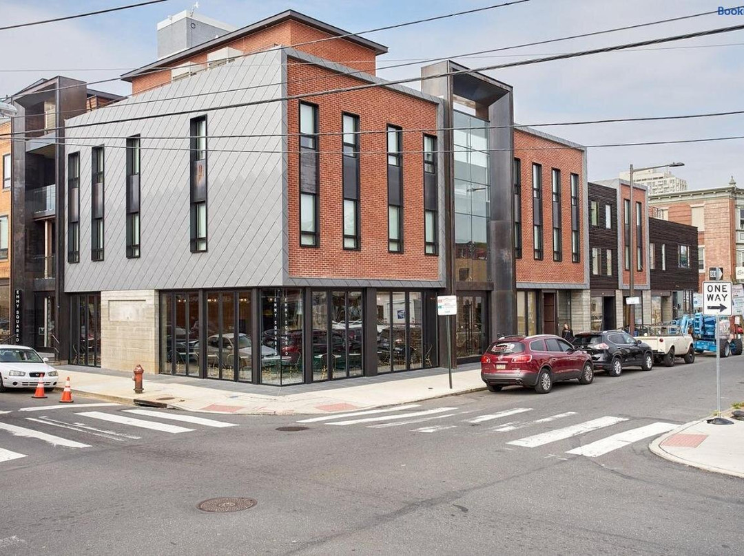 Sosuite at The Queen - Queen Village