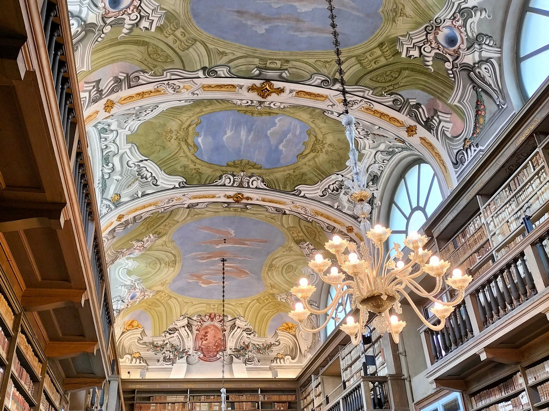Biblioteca Queriniana e il Palazzo vescovile-布雷西亚必去景点