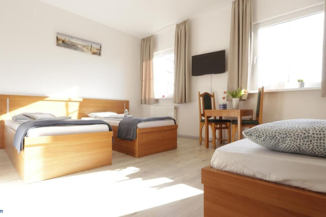 Zukowo Morskie酒店住宿-Korsarz Hotel