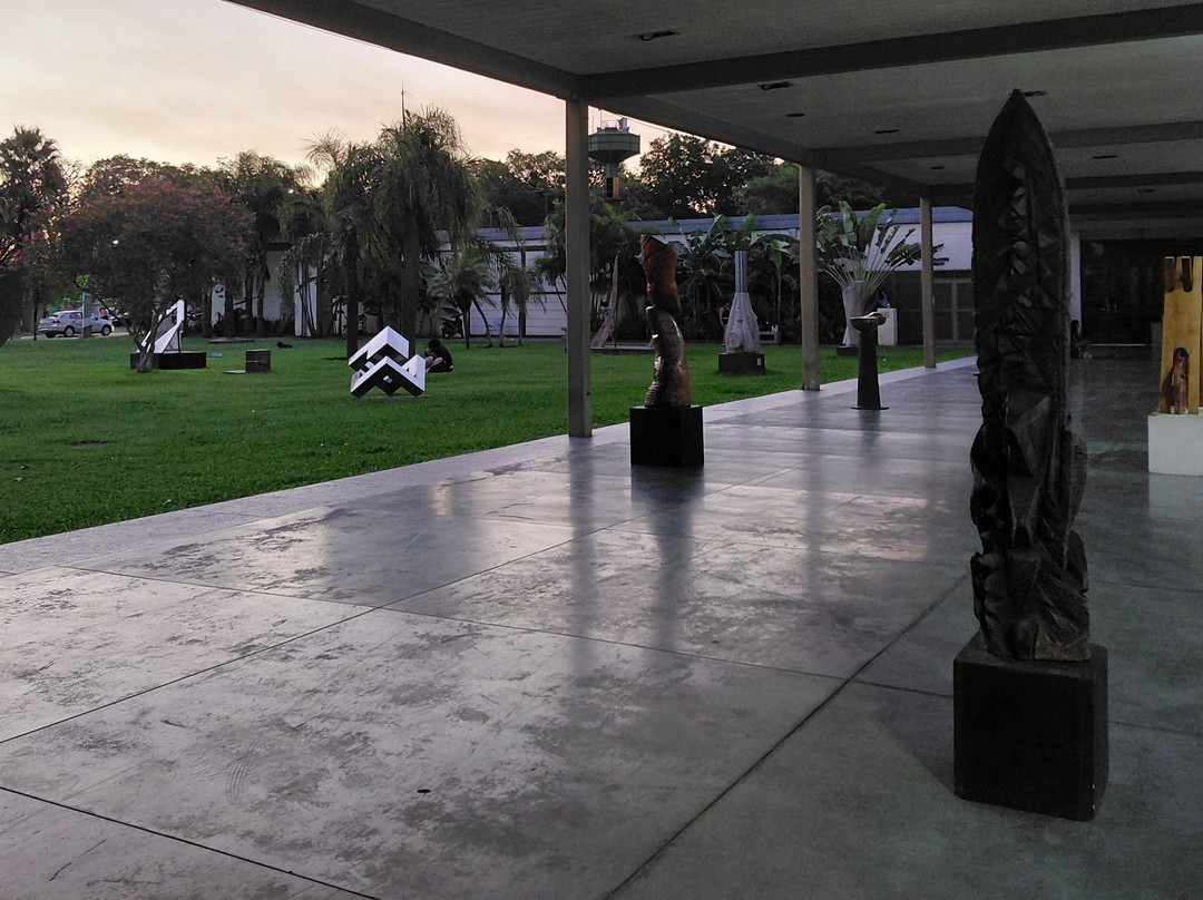 Museo de las Esculturas Urbanas del Mundo-雷西斯滕西亚必去景点