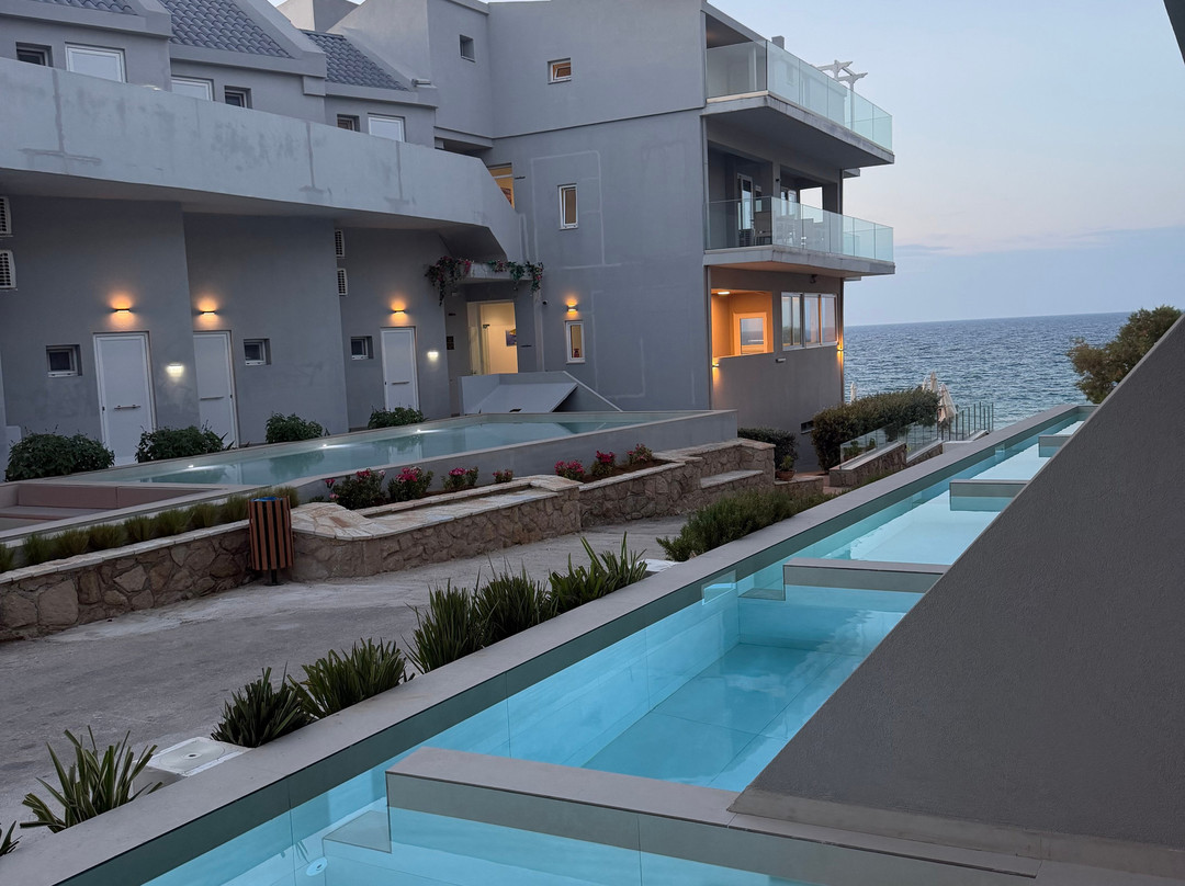 Golden Coast Beach主图