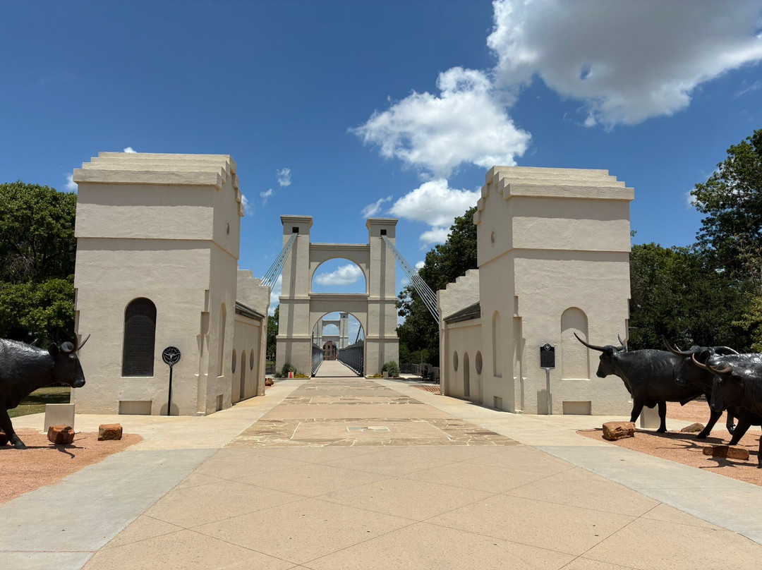 Waco Suspension Bridge-韦科必去景点