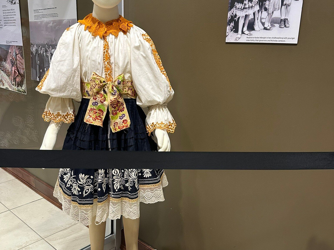 National Czech & Slovak Museum & Library-锡达拉皮兹必去景点
