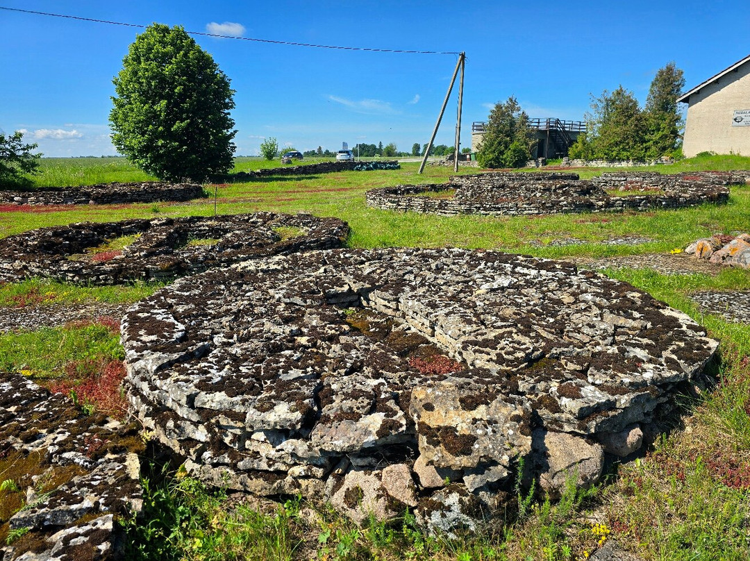 Jõelähtme Stone Barrows-Joelaehtme必去景点