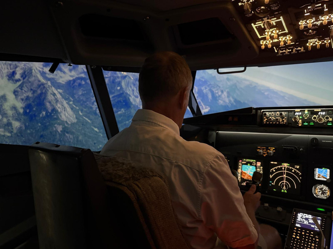 Simair737 Flight Simulators-切尔滕纳姆必去景点