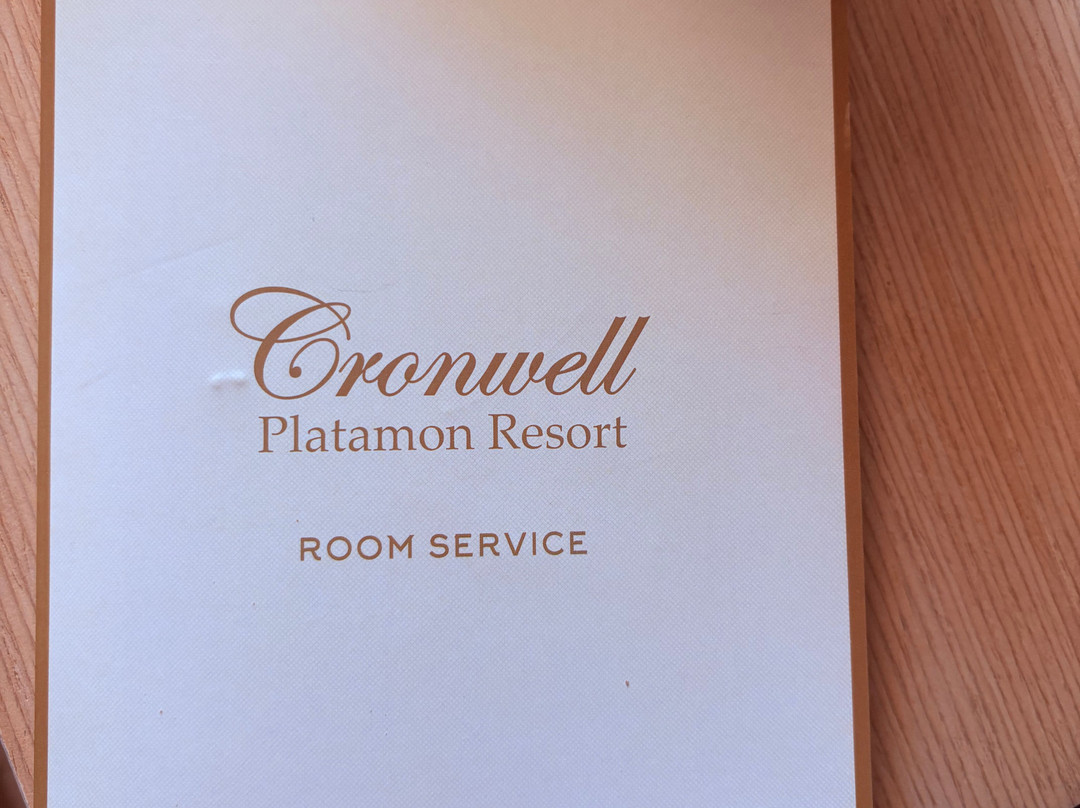 Cronwell Platamon度假村主图