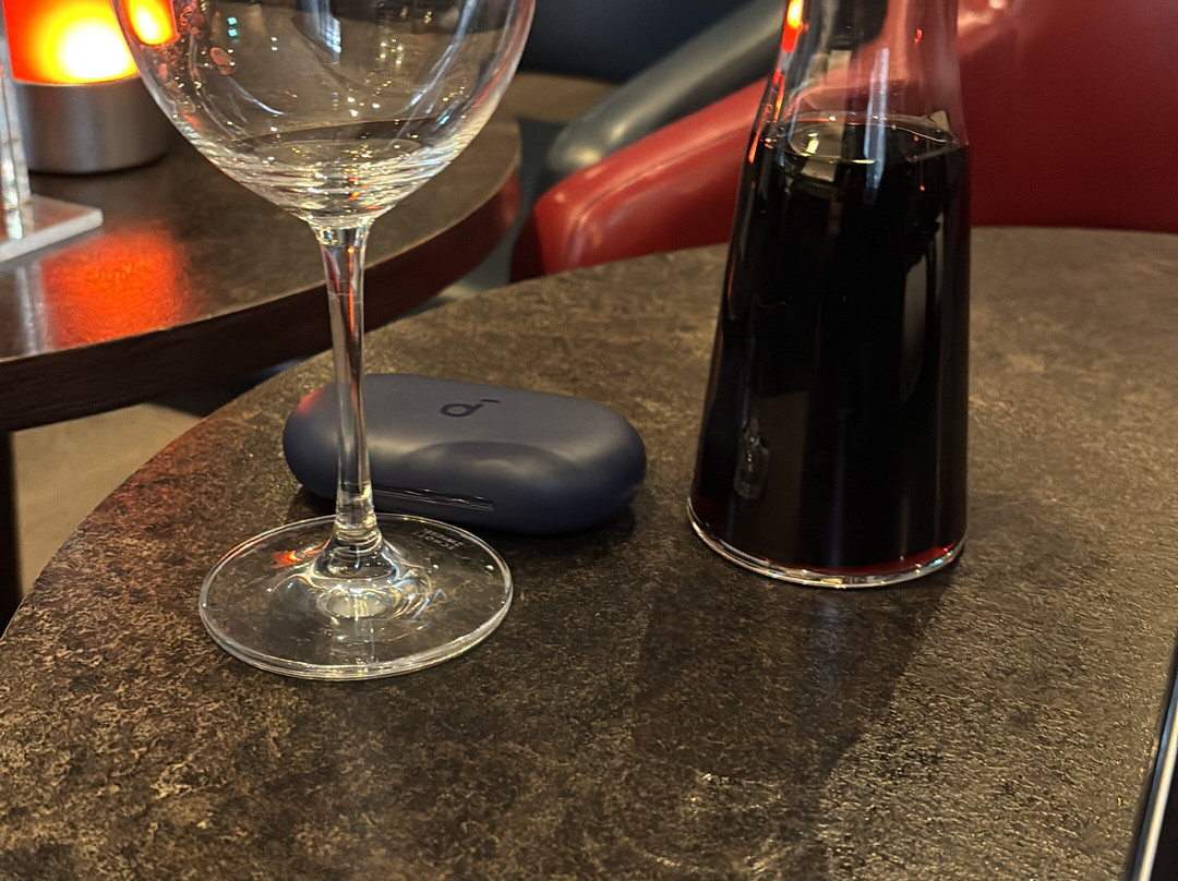 瑞丁马尔迈松酒店主图