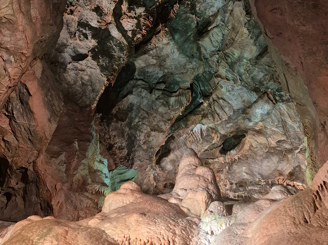 Cheddar Gorge & Caves-Cheddar必去景点