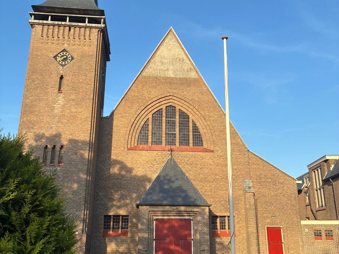 Hoeverkerk/ H M M Alacoque kerk-Egmond aan den Hoef必去景点