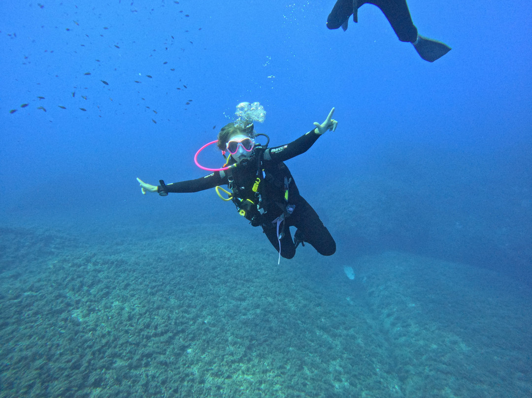 Blu Dive Center-圣特雷莎加卢拉必去景点