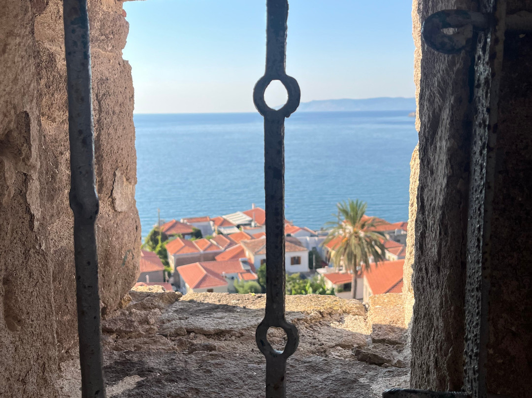 Panagia Glykofilousa-Petra必去景点