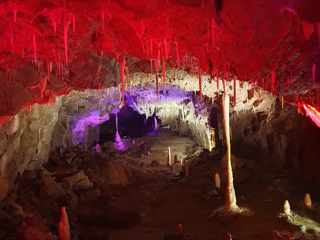 Stump Cross Caverns-Pateley Bridge必去景点