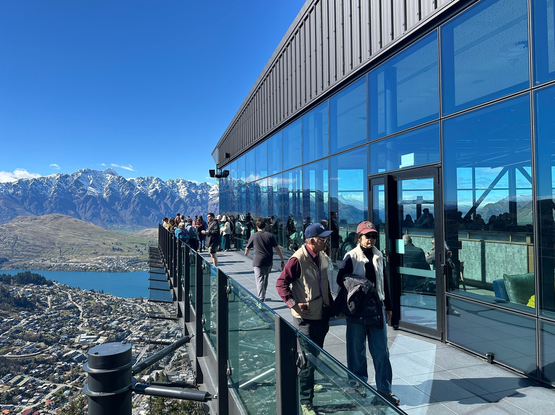 皇后镇旅游景点-昆斯敦敞车雪橇天际线