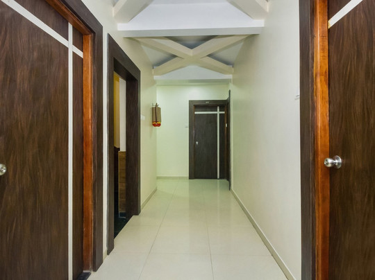 OYO 22918 Hotel Sadanand Mourya Lodging And Boarding