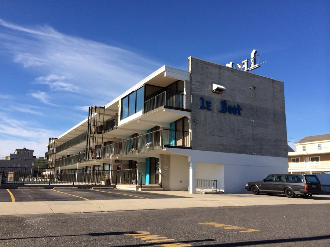 Le Boot Oceanfront Suites