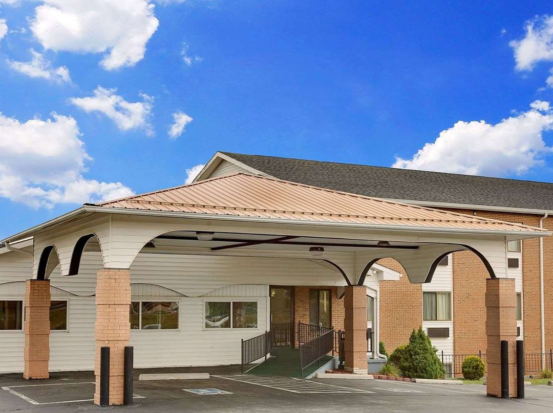 Super 8 by Wyndham Hillsville主图