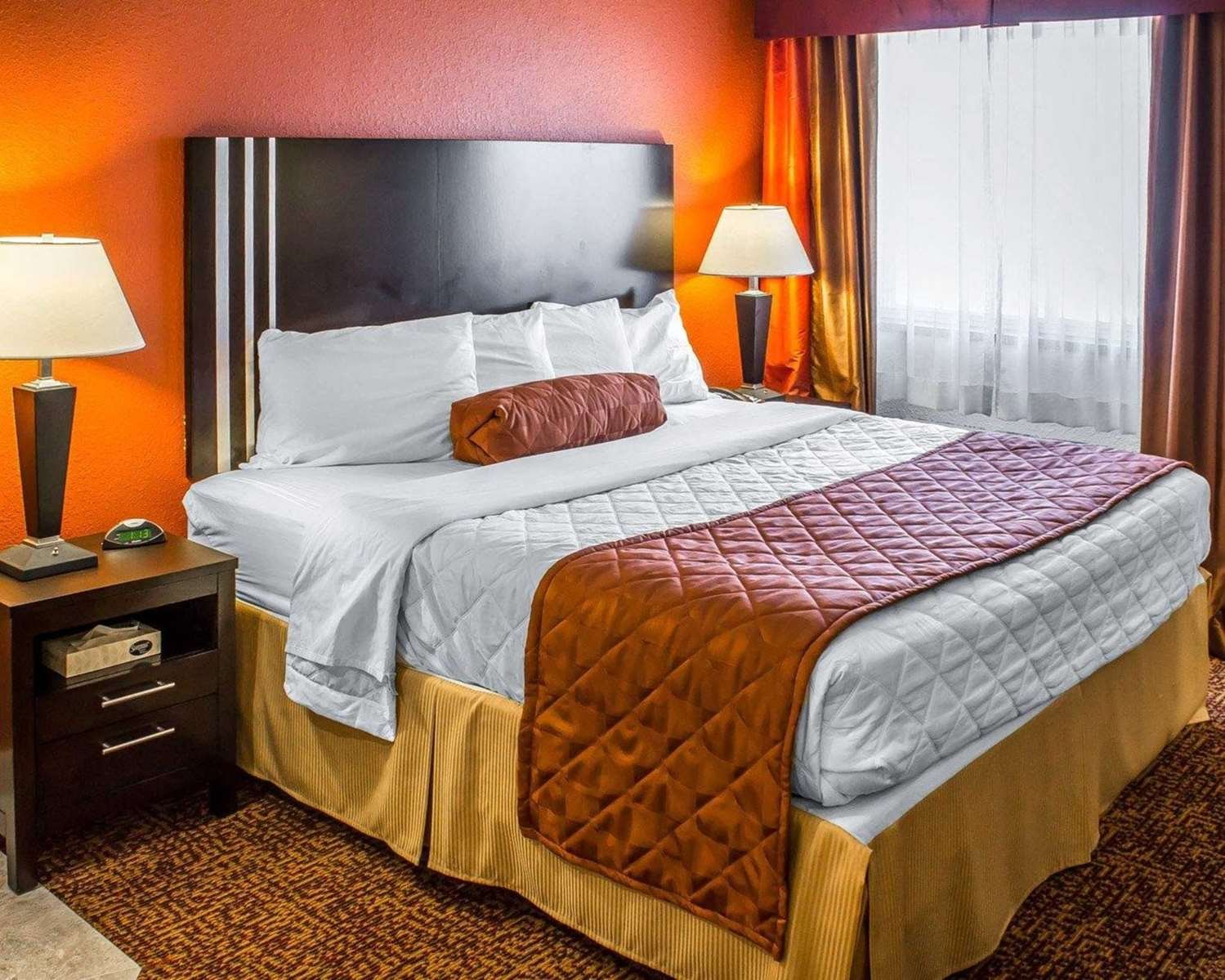 Rodeway Inn & Suites Near Okoboji Lake-官方