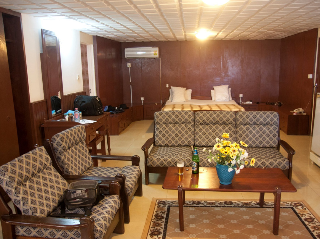 Sanaa Lodge