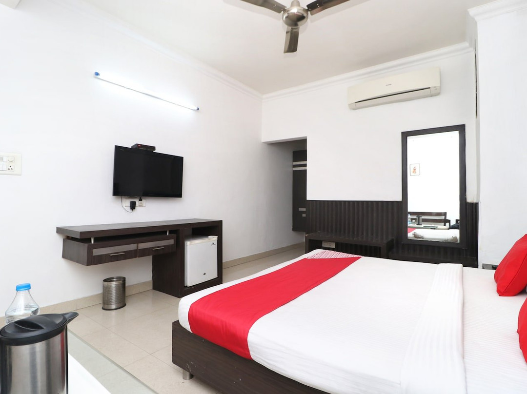 OYO 8627 Hotel Space