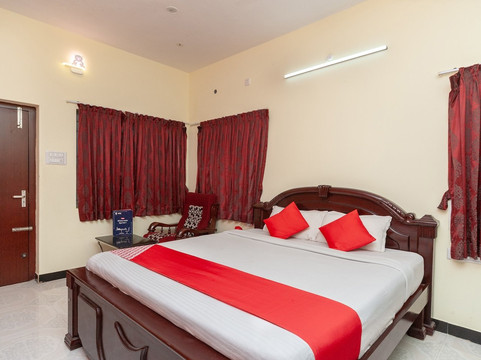 OYO 15990 Deepam Resort