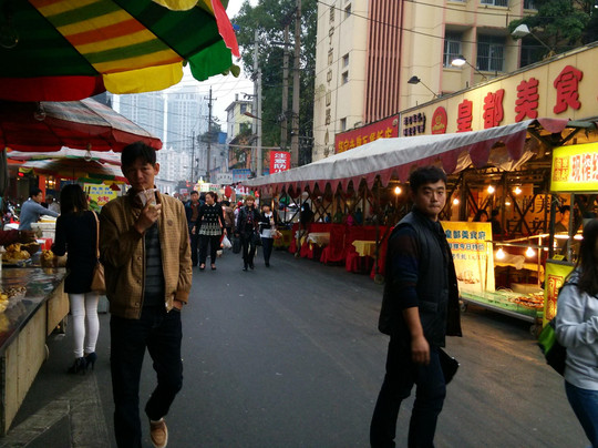 武鸣县旅游景点-南宁北京路小吃街