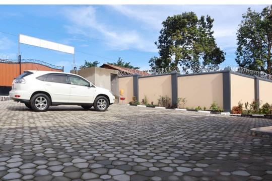 Celine Motel Kalisizo