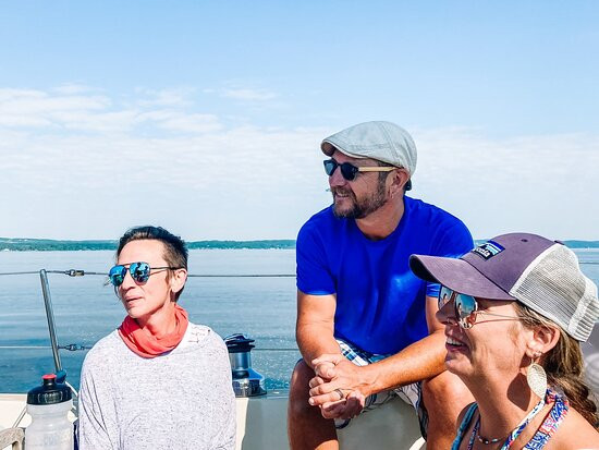Charter Sailing and E-bike Tours-特拉弗斯城必去景点
