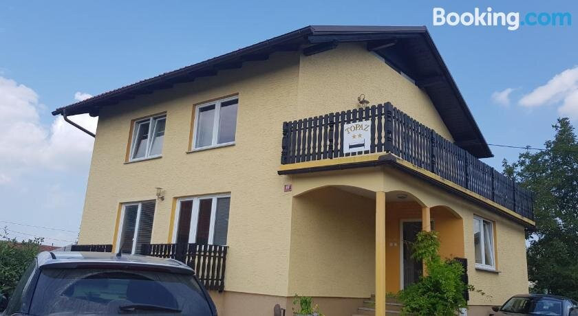 Topaz Guest Rooms & Apartments