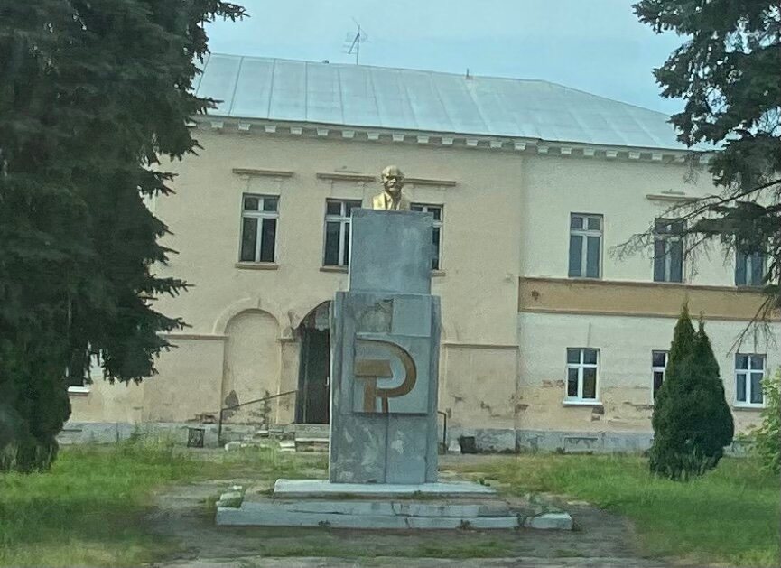 Monument to V.I. Lenin景点图片