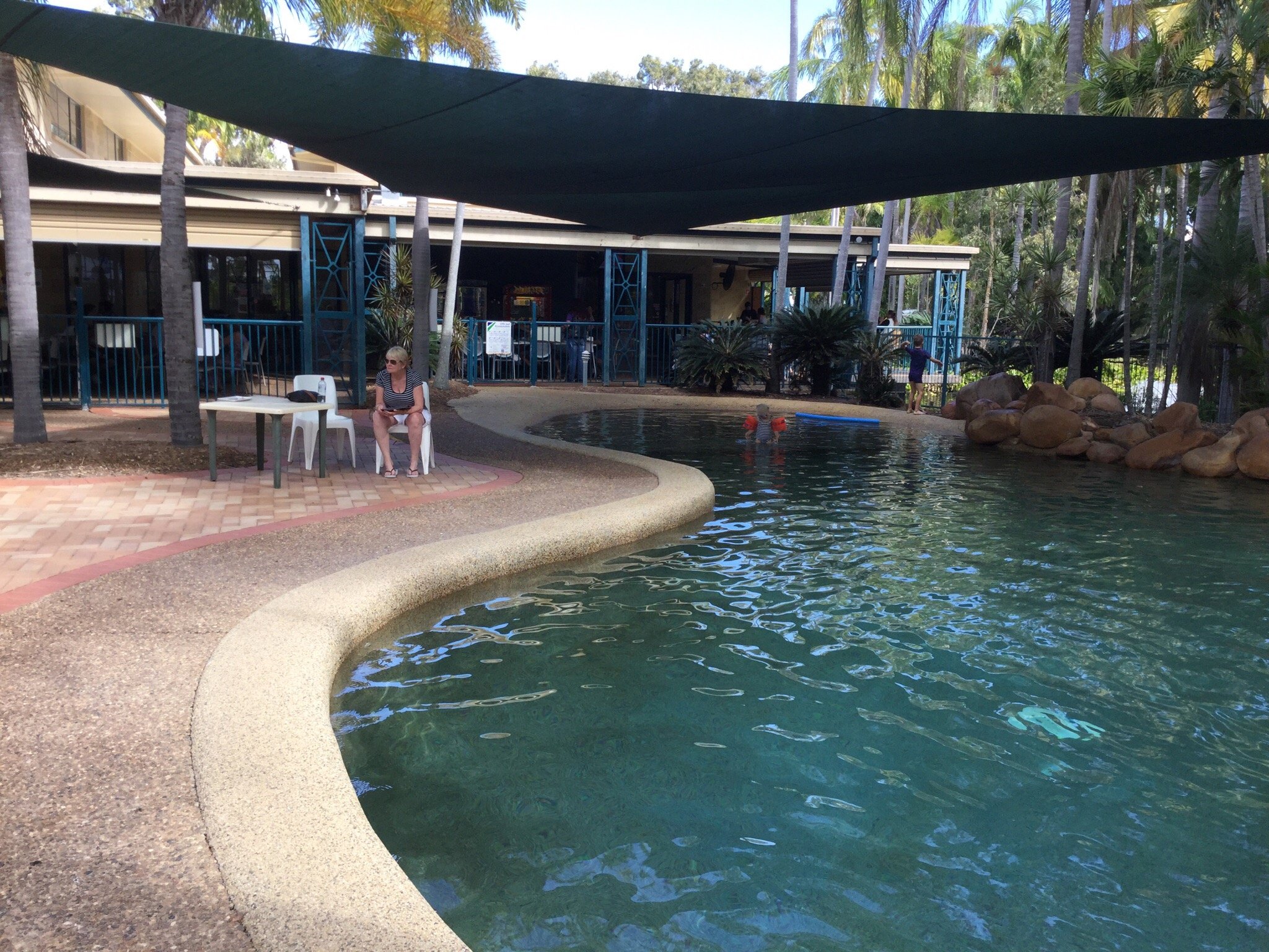 Bushland Beach Tavern-官方