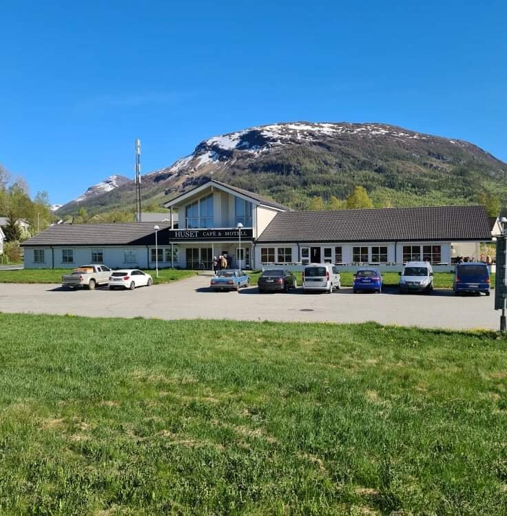 Huset Cafe & Motell