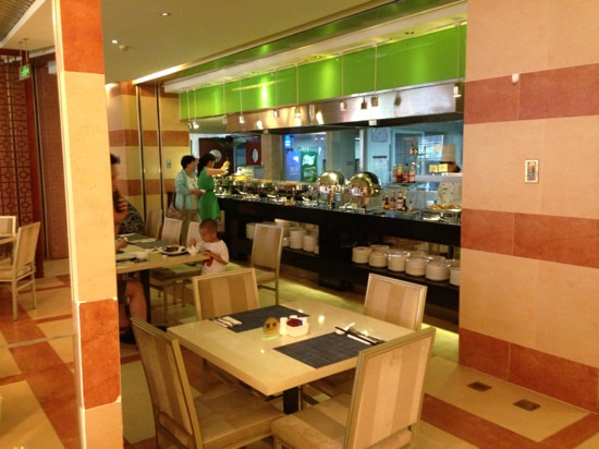 赤城县餐馆和美食-华腾美居酒店拉维西餐厅