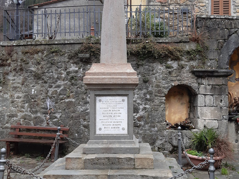 Monumento Ai Caduti Del Paese Di Calamecca