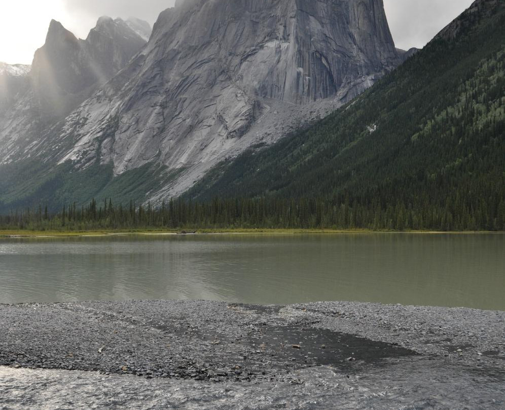 Simpson Air & Nahanni Mountain Lodge
