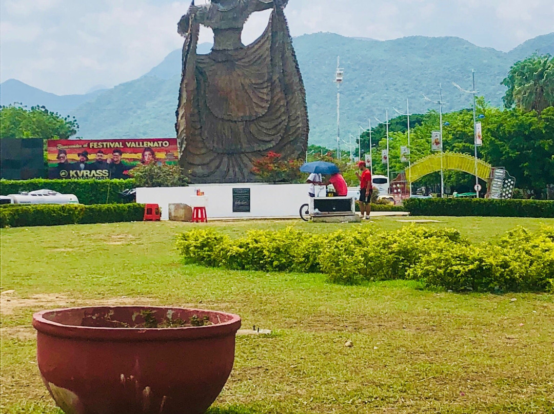 Monumento a la Pilonera Mayor景点图片