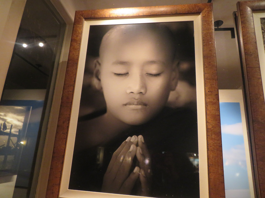 Robert Knight Gallery
