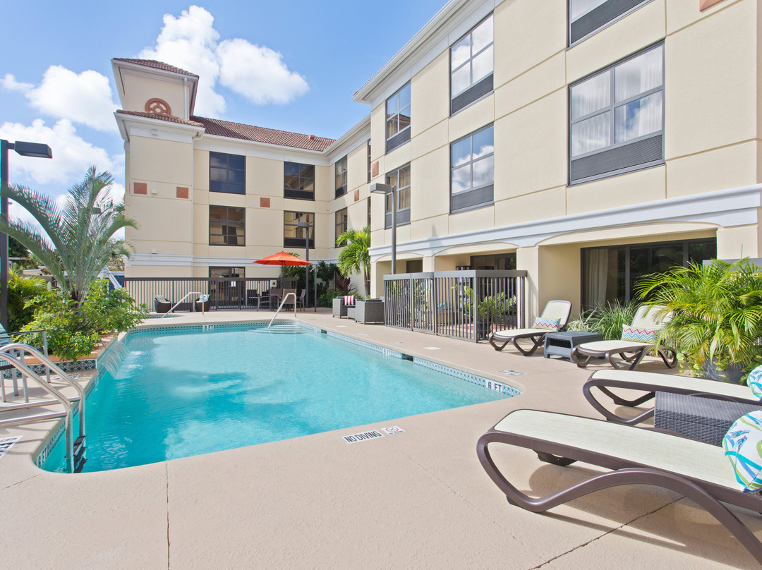 Holiday Inn Express & Suites Clearwater North/Dunedin By IHG主图