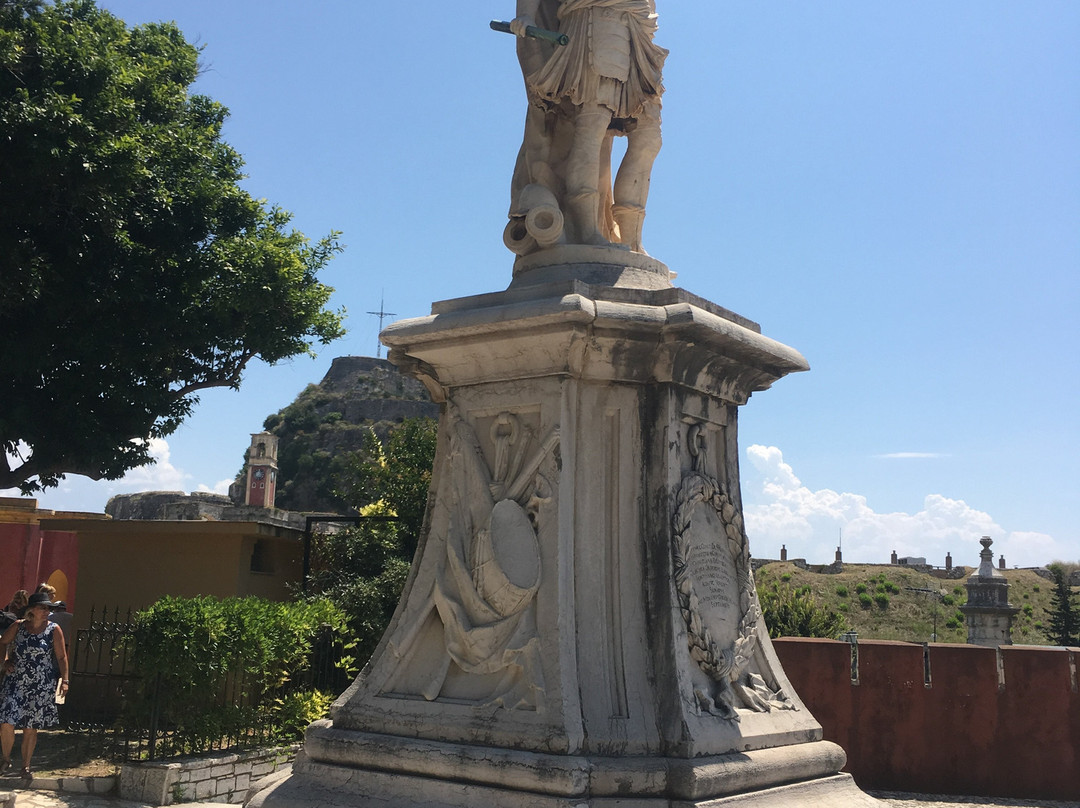 Schulenburg Statue-科孚市必去景点