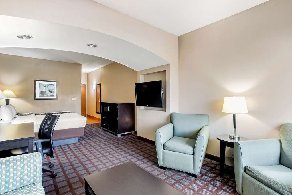 La Quinta Inn & Suites by Wyndham Indianapolis Airport West主图