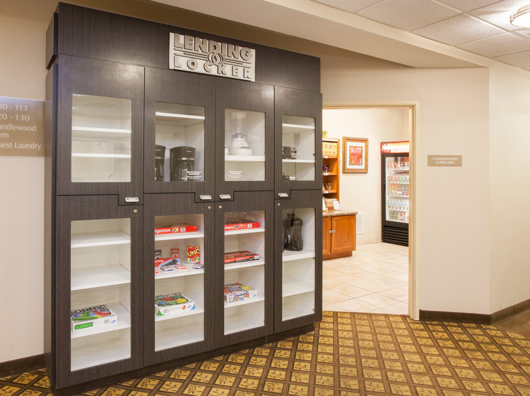 梅里维尔烛木套房酒店主图