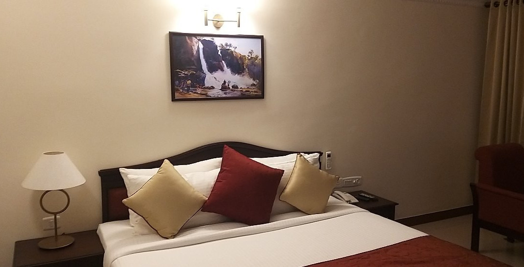 Airport Golf View Hotel主图