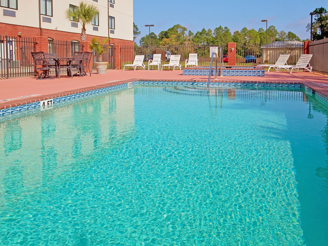 Holiday Inn Express & Suites Panama City-Tyndall by IHG主图