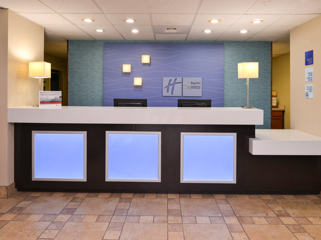Holiday Inn Express & Suites Dayton-Huber Heights by IHG主图