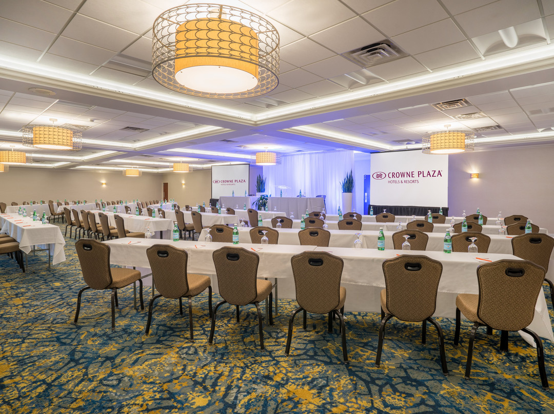 匹兹堡南皇冠假日酒店主图