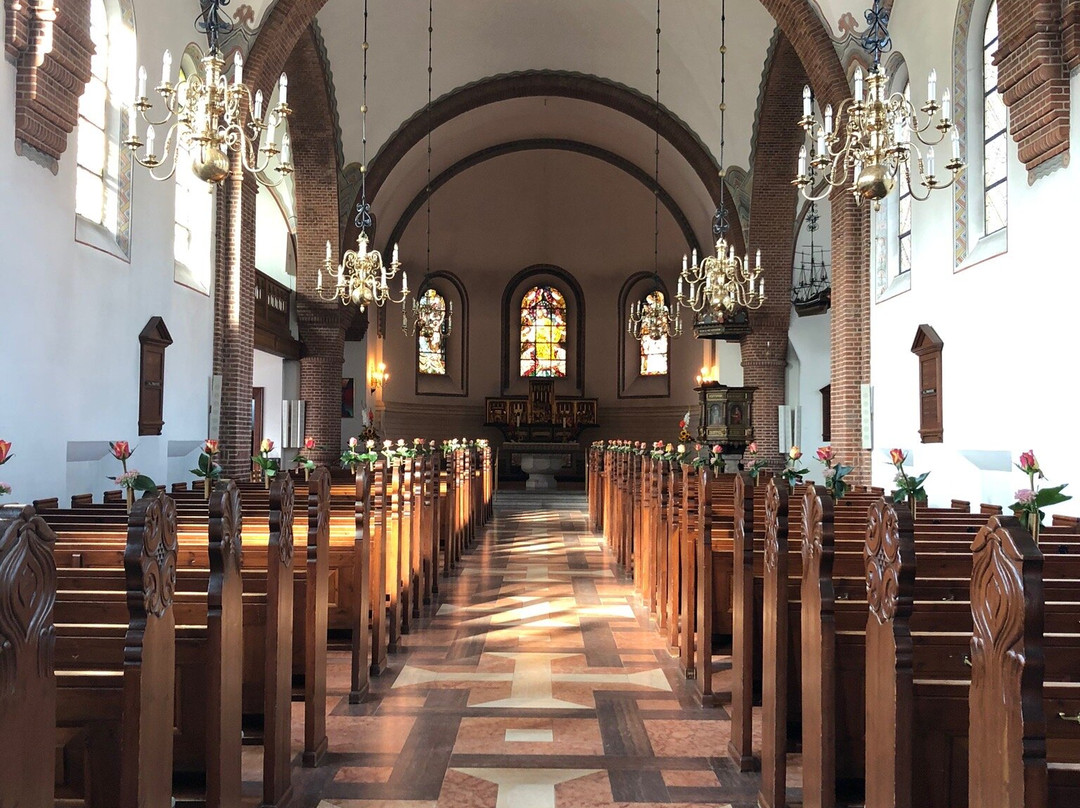 Holstebro Kirke-霍尔斯特布罗必去景点
