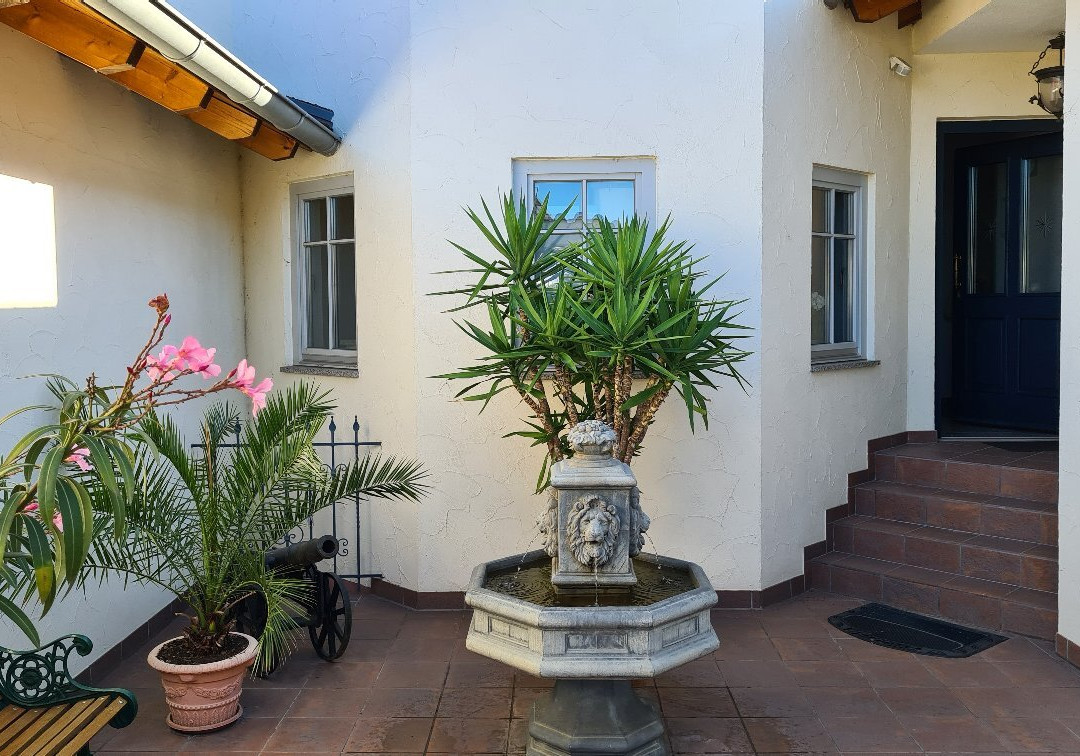 皇家宫廷酒店主图