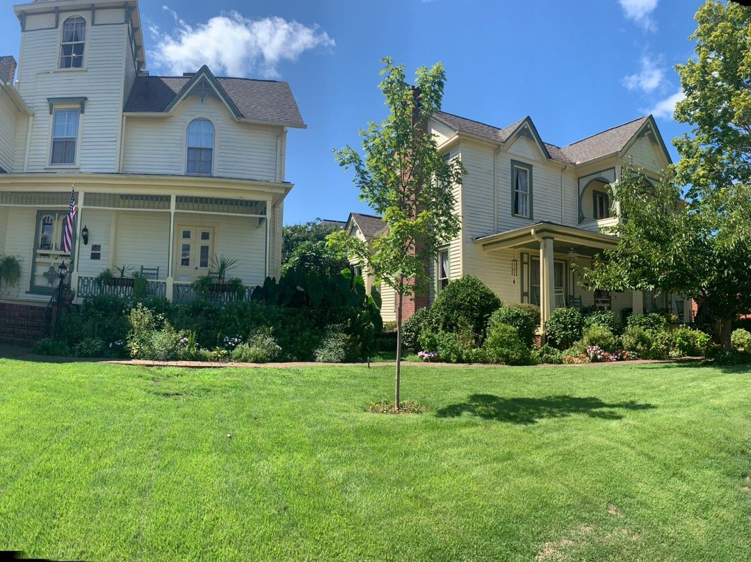 Carrier Houses Bed and Breakfast主图