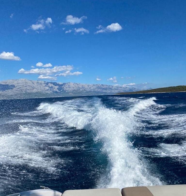 Speedboat Omis景点图片