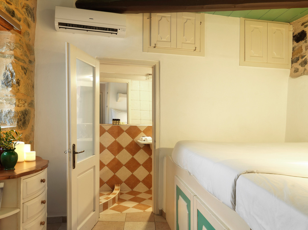 Cressa Ghitonia Village主图